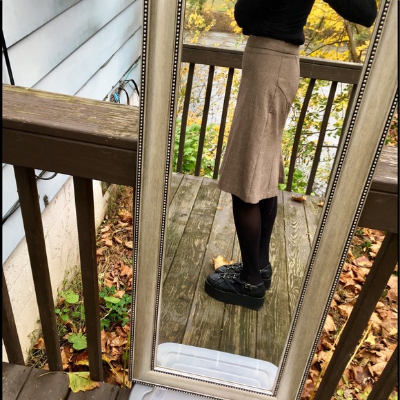 Midi Skirt Taylor B Moss Bonus Free Sweater - Picture 6 of 6